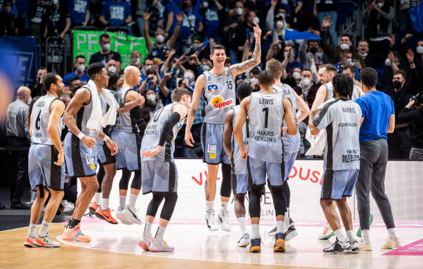 项严峻考验 项严峻考验